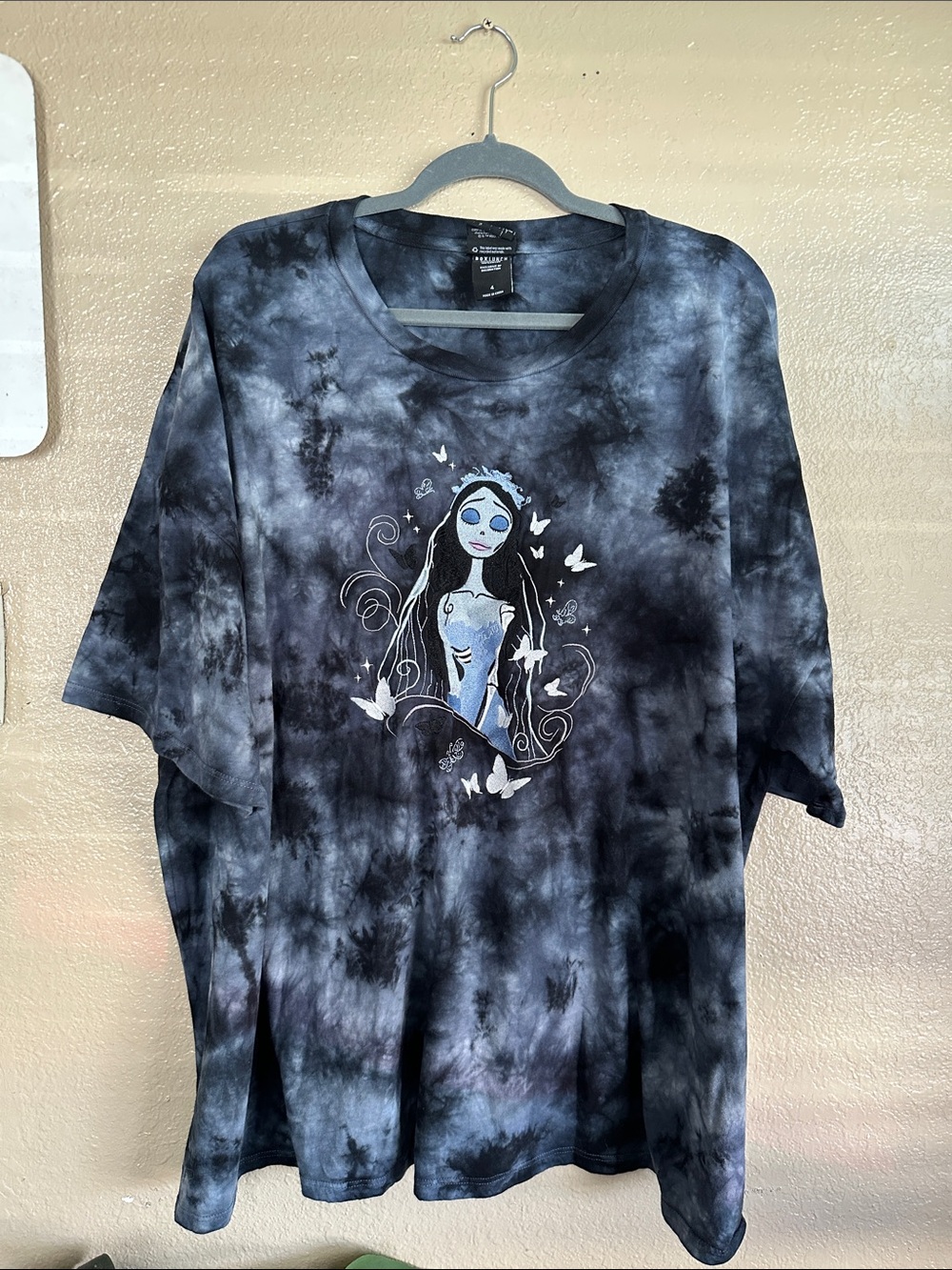 Corpse Bride Emily Tie Dye Women's Plus Size 4 
T-Shirt - BoxLunch Exclusive